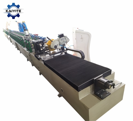 Building Material Shops Equipment Automatic Sandwich PU Foam Board Shutter Door Forming Machine For Panel Making